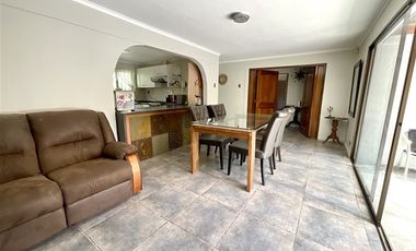 Casa en Venta en Los Dominicos / Vilanova