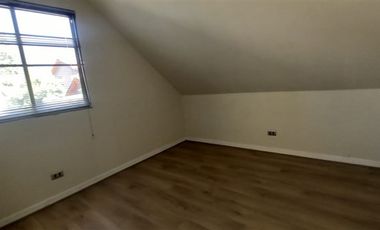 Casa en Arriendo en Palena /Ongolmo