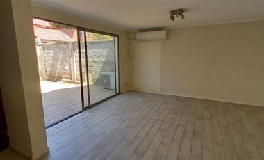 Casa en Arriendo en Palena /Ongolmo