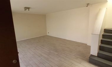 Casa en Arriendo en Palena /Ongolmo