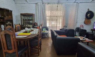 Casa en Venta en Villa Universidad Católica - Pasaje cerrado