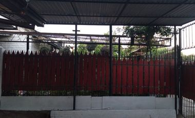 Casa en Venta en Villa Universidad Católica - Pasaje cerrado