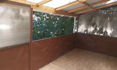 Casa en Venta en Villa Universidad Católica - Pasaje cerrado