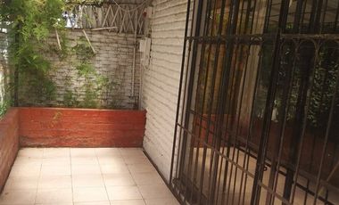 Casa en Venta en Villa Universidad Católica - Pasaje cerrado