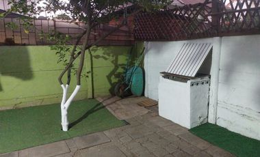 Casa en Venta en Villa Universidad Católica - Pasaje cerrado