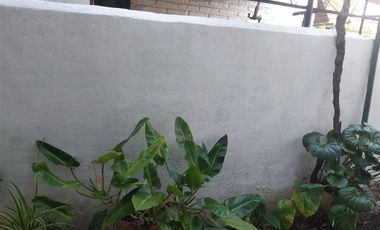 Casa en Venta en Villa Universidad Católica - Pasaje cerrado