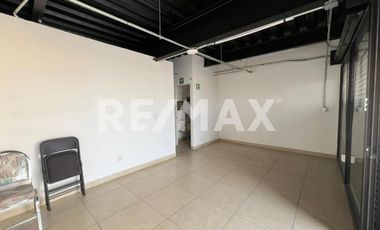 LOCAL PLANTA ALTA EN PLAZA GAMA EN REAL SOLARE. - (3)