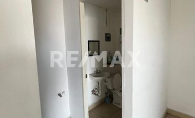 LOCAL PLANTA ALTA EN PLAZA GAMA EN REAL SOLARE. - (3)