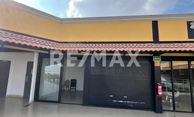 LOCAL PLANTA ALTA EN PLAZA GAMA EN REAL SOLARE. - (3)