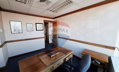 Oficina a pasos de Metro U.Chile