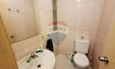 Oficina a pasos de Metro U.Chile