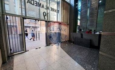 Oficina a pasos de Metro U.Chile