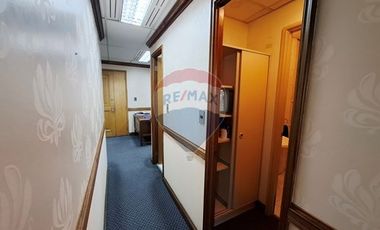 Oficina a pasos de Metro U.Chile