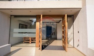 Excelente Departamento con Hall de entrada