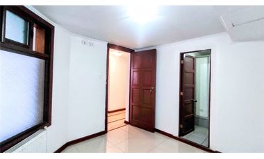 Edificio en Venta de 4 Pisos, 14 Privados