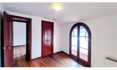 Edificio en Venta de 4 Pisos, 14 Privados