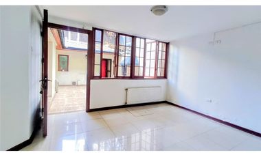 Edificio en Venta de 4 Pisos, 14 Privados