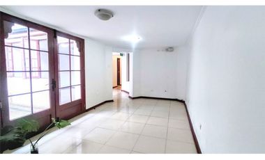 Edificio en Venta de 4 Pisos, 14 Privados