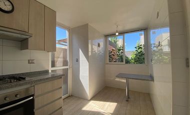 ¡Casa moderna en Buin, lista para vivir!