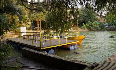 CASA CON MUELLE PRIVILEGIADAS VISTAS AL LAGO RAPEL