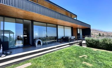 Casa de lujo en arriendo en La Reina, 5 dorm.