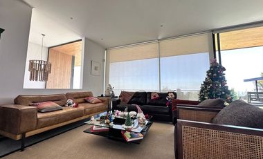 Casa de lujo en arriendo en La Reina, 5 dorm.