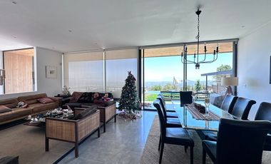 Casa de lujo en arriendo en La Reina, 5 dorm.