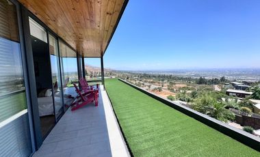 Casa de lujo en arriendo en La Reina, 5 dorm.