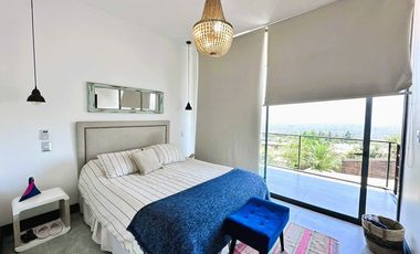 Casa de lujo en arriendo en La Reina, 5 dorm.