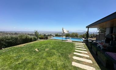 Casa de lujo en arriendo en La Reina, 5 dorm.