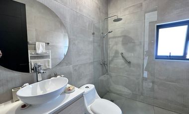 Casa de lujo en arriendo en La Reina, 5 dorm.