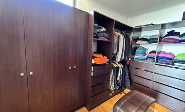 Casa de lujo en arriendo en La Reina, 5 dorm.