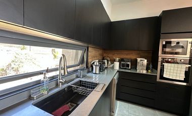 Casa de lujo en arriendo en La Reina, 5 dorm.