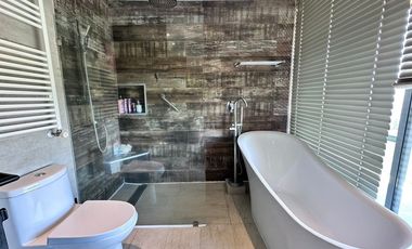 Casa de lujo en arriendo en La Reina, 5 dorm.