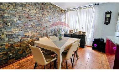 Encantadora casa en El Bosque, 6 dorms, 4 baños.