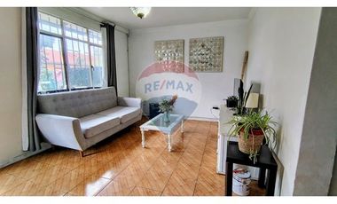 Encantadora casa en El Bosque, 6 dorms, 4 baños.