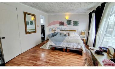 Encantadora casa en El Bosque, 6 dorms, 4 baños.