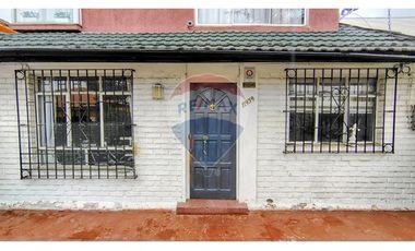 Encantadora casa en El Bosque, 6 dorms, 4 baños.