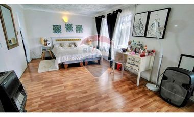 Encantadora casa en El Bosque, 6 dorms, 4 baños.