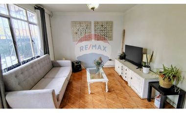 Encantadora casa en El Bosque, 6 dorms, 4 baños.