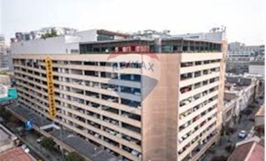 Céntrico estacionamiento en venta