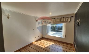 Amplia/luminosa casa 3 pisos (Pinares de Montemar)