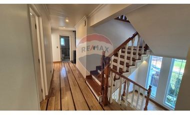 Amplia/luminosa casa 3 pisos (Pinares de Montemar)