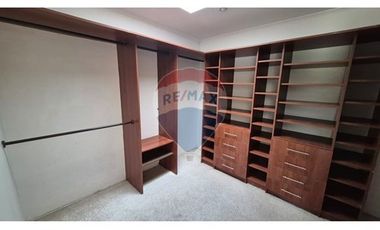 Amplia/luminosa casa 3 pisos (Pinares de Montemar)