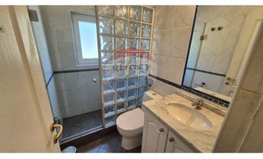 Amplia/luminosa casa 3 pisos (Pinares de Montemar)