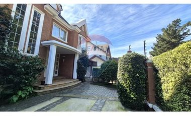 Amplia/luminosa casa 3 pisos (Pinares de Montemar)