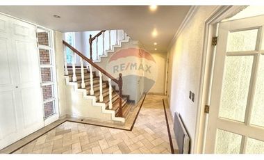 Amplia/luminosa casa 3 pisos (Pinares de Montemar)