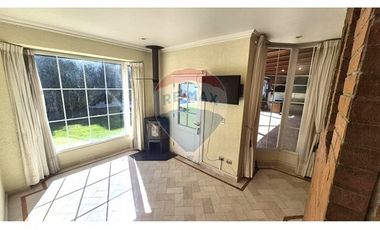 Amplia/luminosa casa 3 pisos (Pinares de Montemar)