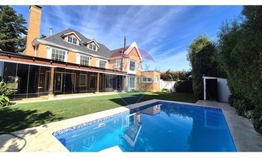 Amplia/luminosa casa 3 pisos (Pinares de Montemar)