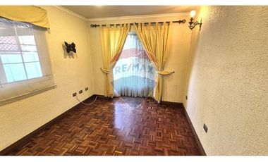 Amplia/luminosa casa 3 pisos (Pinares de Montemar)